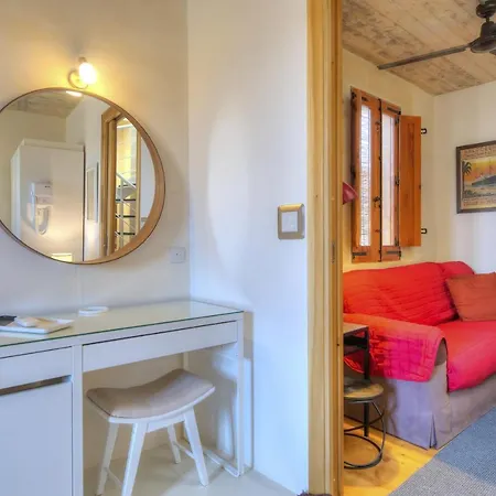 別荘 Cozy Modernized Village House In With Large Roof Terrace Gz-dvel1-1 *