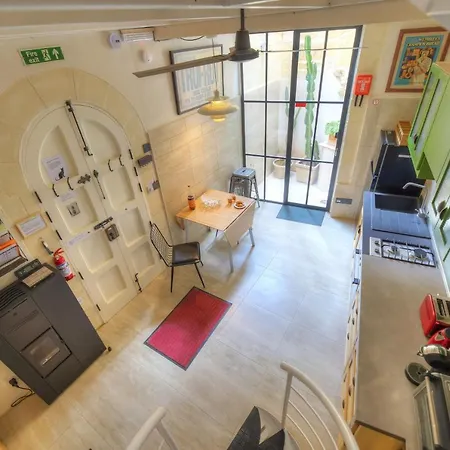 Cozy Modernized Village House In With Large Roof Terrace Gz-dvel1-1 Munxar